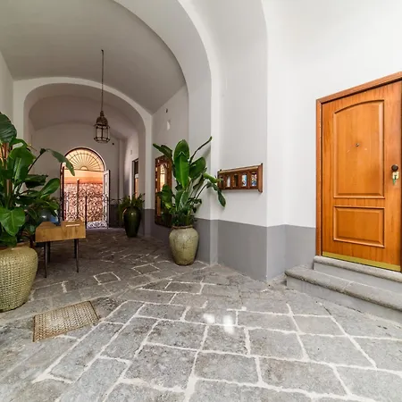 Apartment In Sorrento Near Piazza Tasso *